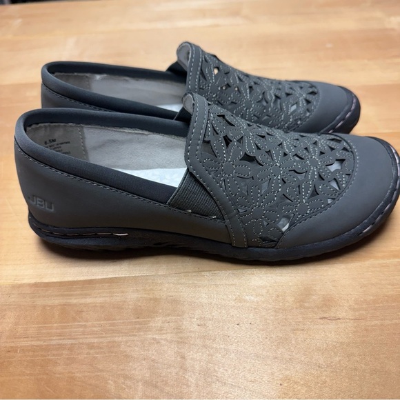 JBU Charcoal Cut-Out Slip-Ons. Size 6.5 - Picture 2 of 9